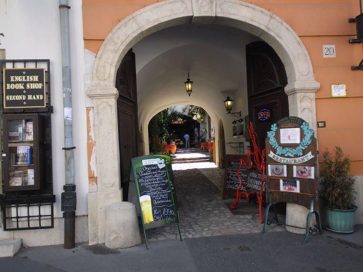 Budapest: Half-Day Highlights Small Group Private Tour - Jewish Quarter, Great Synagogue, and Great Market Hall: Culture in Motion