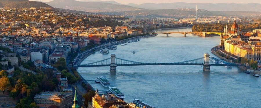 Budapest: Half-Day Highlights Small Group Private Tour - Pickup in District V, Small-Group Comfort, and the Practical Flow
