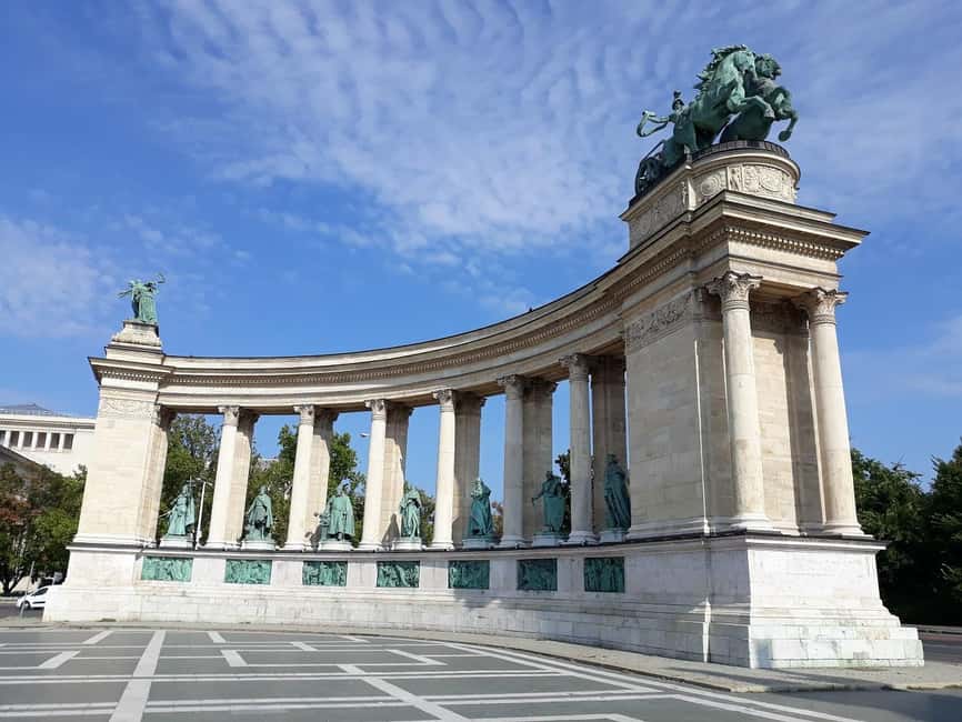 Budapest: Heroes' Square-City Park Tour & Music Performance - City Park, Rowing Lake, and the Thermal-Bath Area