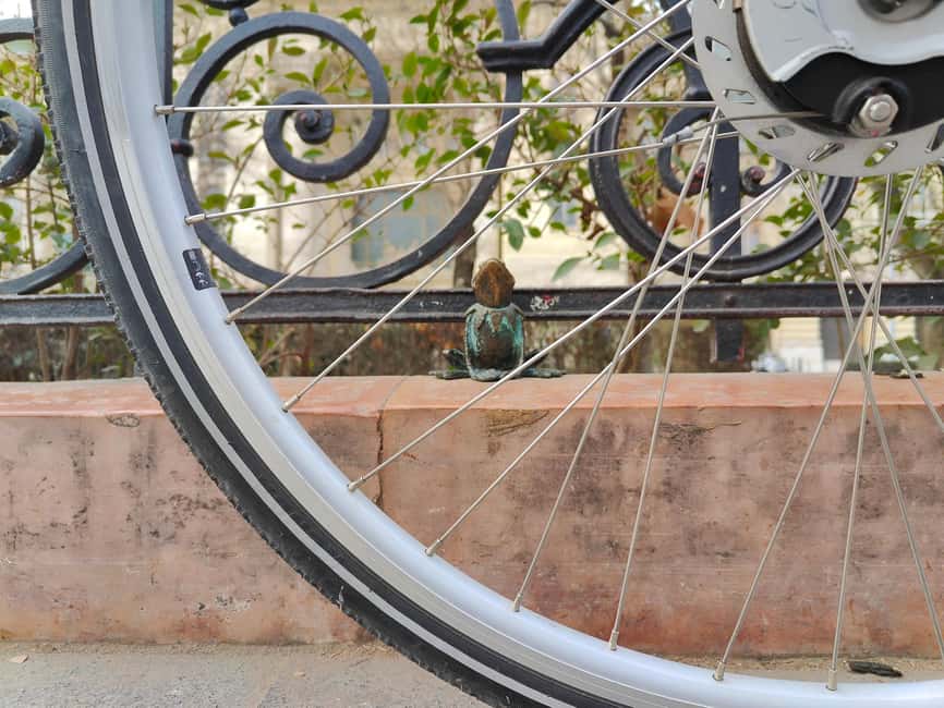 Budapest Hidden Gems Bike Tour: Mini Statues & Views - Why a bike tour makes Kolodko’s mini statues easier to enjoy