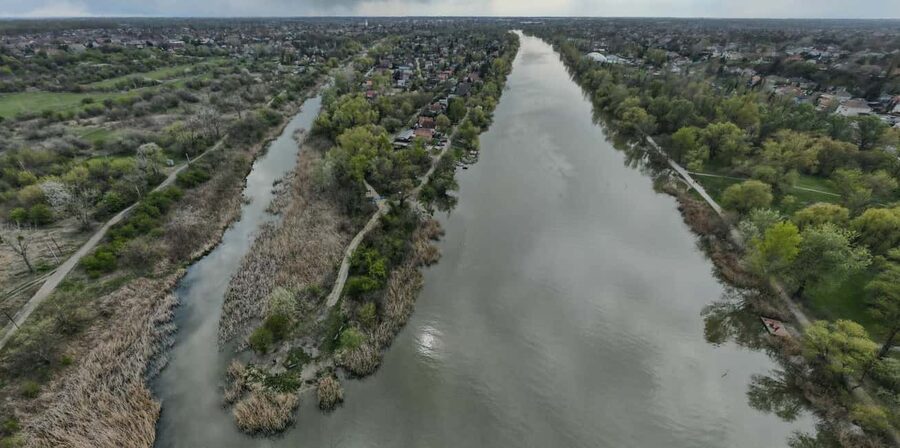 Budapest: Hidden Waters in Handcrafted Kayaks and SUPs - Who Should Paddle It, Who Should Skip It