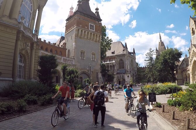 Budapest Highlights Bike Tour with a local guide - Széchenyi Thermal Bath area: a famous stop without the long queue