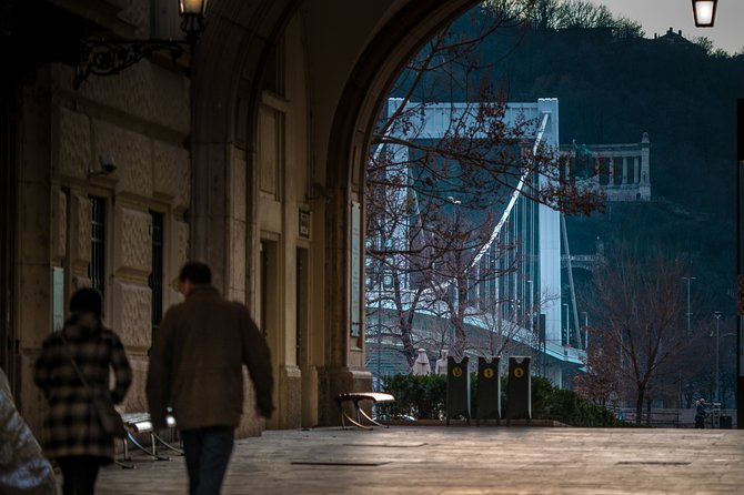 Budapest Highlights Self guided scavenger hunt and Walking Tour - Stop 3: St. Stephen’s Square, classic Budapest energy