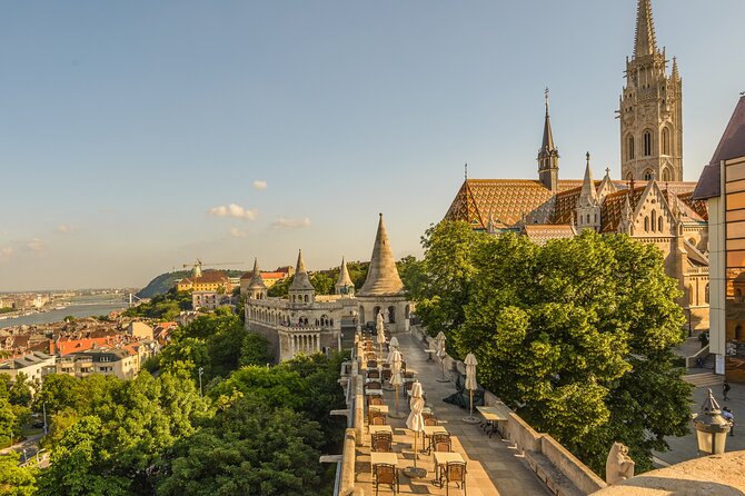 Budapest Highlights Self guided scavenger hunt and Walking Tour - Stop 4: Liberty Statue, reading the skyline