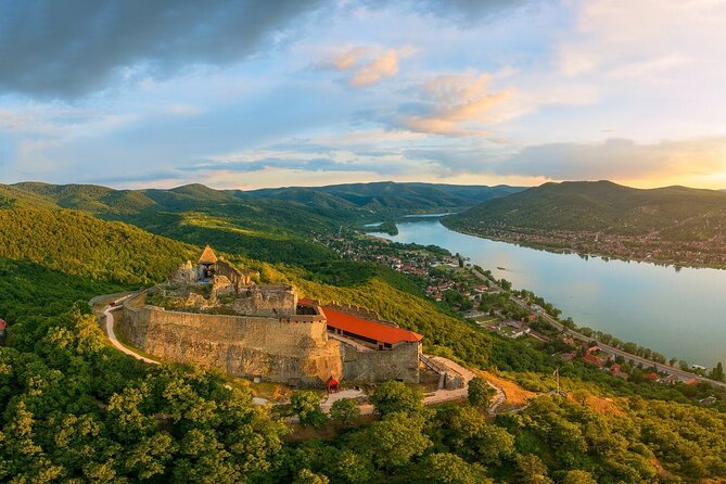 Budapest Hike to Visegrád Castle w or wo Sauna/Danube beach - The walk down, then lunch that keeps the day realistic