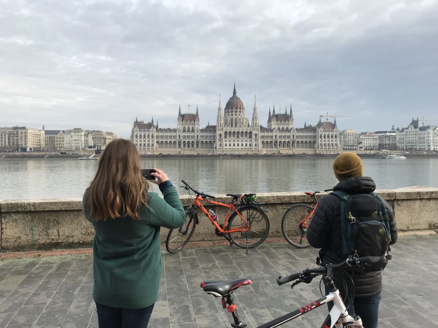 Budapest: Historic Downtown Bicycle Ride with Scenic Views - Starting in the Jewish Quarter, then rolling up Andrássy Avenue