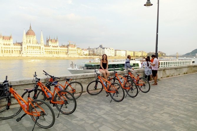 Budapest Historic Downtown Bicycle Tour in small groups - Stop by Stop: What You Will See and Why It Matters