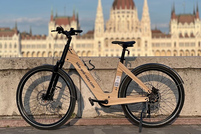 Budapest: Historic Downtown ride on E-Bicycles Buda & Pest - Key highlights to look for on this ride