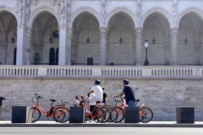 Budapest Historical Bike Tour in 90 Minutes - Pedal Past the Ferris Wheel of Budapest for Quick City Views