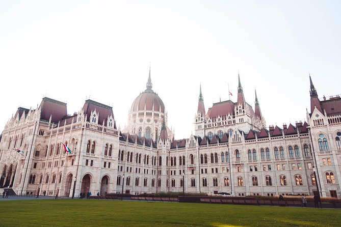 Budapest Historical Sightseeing - Free Walking Tour - Stop 1: Hungarian National Museum gardens and the turul bird