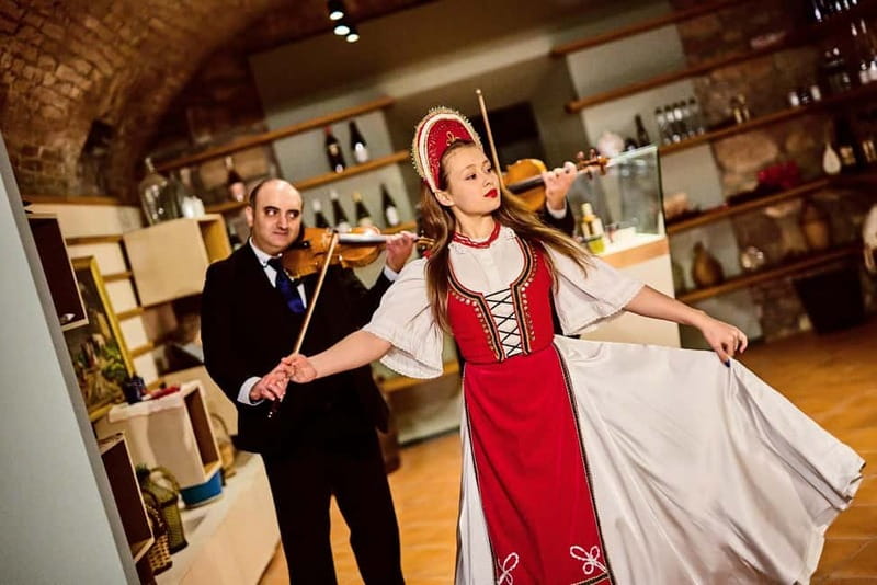 Budapest: Hungarian Folk Dance & Concert with Dinner Option - The show timeline in plain terms
