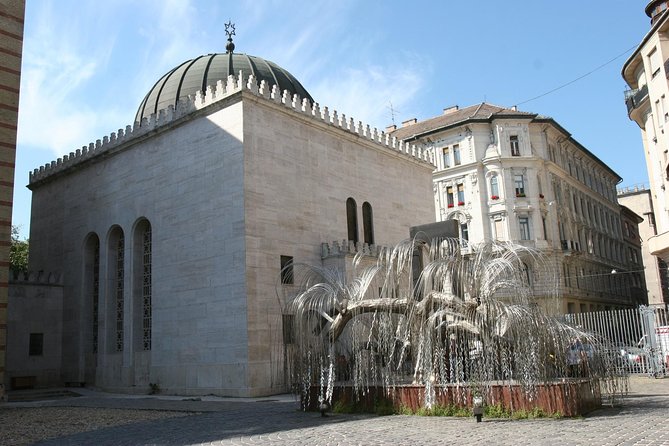 Budapest Jewish Heritage Memorial Walking Tour & Synagogue Entry - Jewish Museum and Archives: Art, Daily Life, and a Holocaust Room