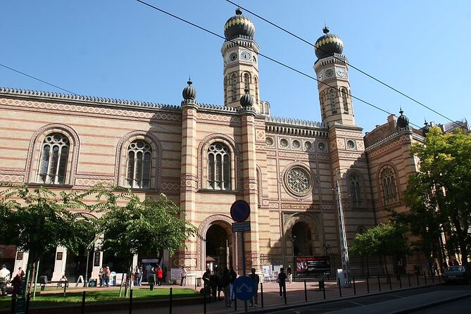 Budapest Jewish Heritage Memorial Walking Tour & Synagogue Entry - Essential vs Grand: Choose Your Tempo, Not Just Your Ticket