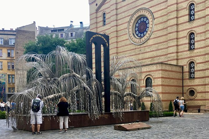 Budapest Jewish Heritage: Synagogues, Shoes, Secrets & Flódni - Great Synagogue of Dohány Street: Europe’s largest synagogue, plus what WWII took