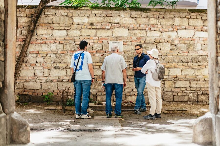 Budapest: Jewish History Guided Walking Tour with Historian - The Wallenberg and Carl Lutz memorial stops