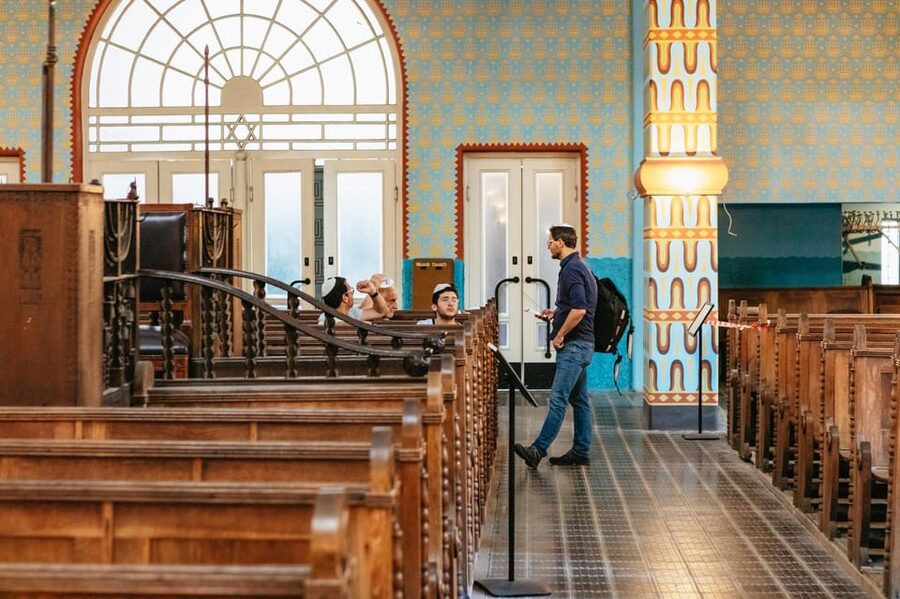 Budapest: Jewish History Guided Walking Tour with Historian - Gozsdu Passage, Elizabeth Town, and Budapest’s street art clues
