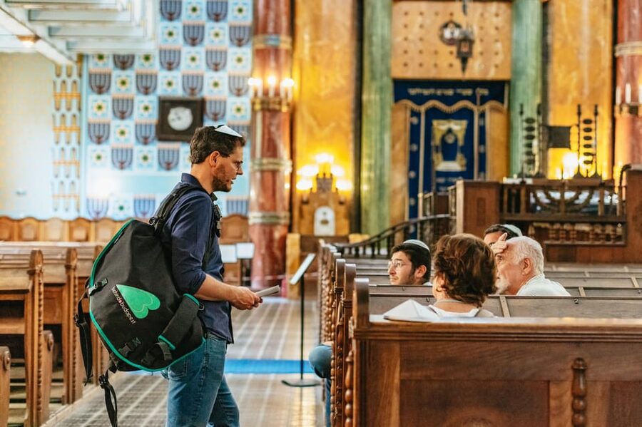 Budapest: Jewish History Guided Walking Tour with Historian - Walking pace and group size: why the max 10 matters