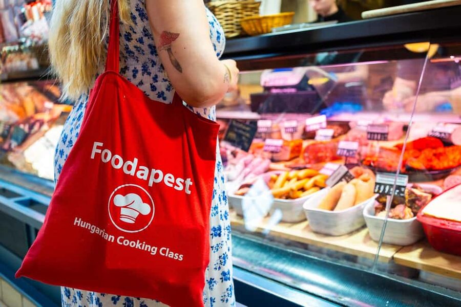 Budapest: Kickstart the City - Local Market Tasting Tour - Timing and group size: how to plan your day around 90 minutes