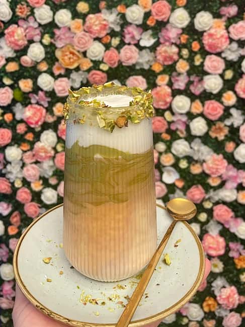 Budapest: Le Báb Afternoon Tea Experience - Your 90-minute flow: how the courses typically land