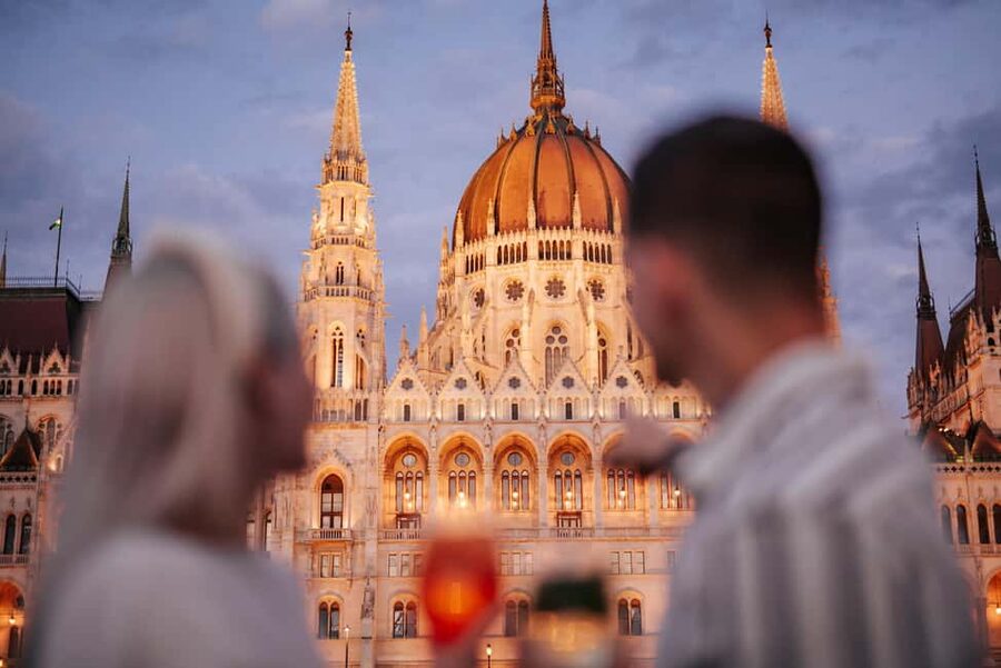Budapest: Lotus Cruise with Unlimited Aperol and Prosecco - Music and Atmosphere: More Relaxed or More Party?
