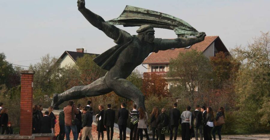 Budapest: Memento Park and Icons of Communism Guided Tour - Who this tour suits best