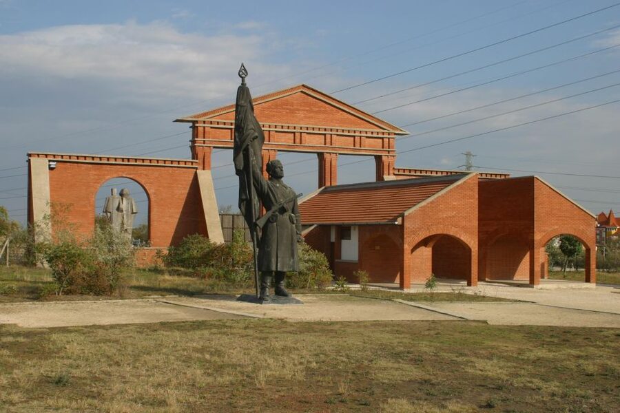 Budapest: Memento Park Ticket - Why Memento Park Feels Different From a Normal Monument Stop