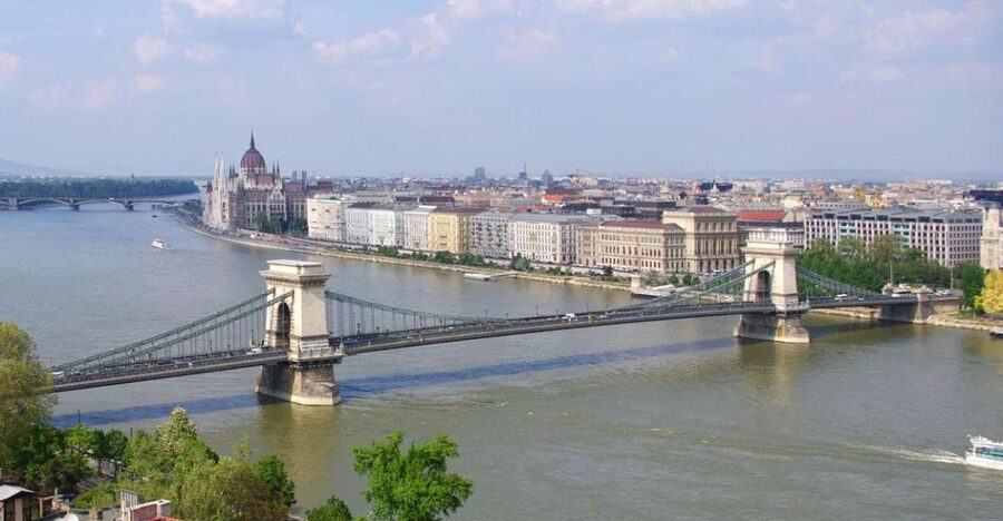 Budapest: Multilingual Highlights Tour - Liberty Square: Monuments That Make 20th Century Power Visible
