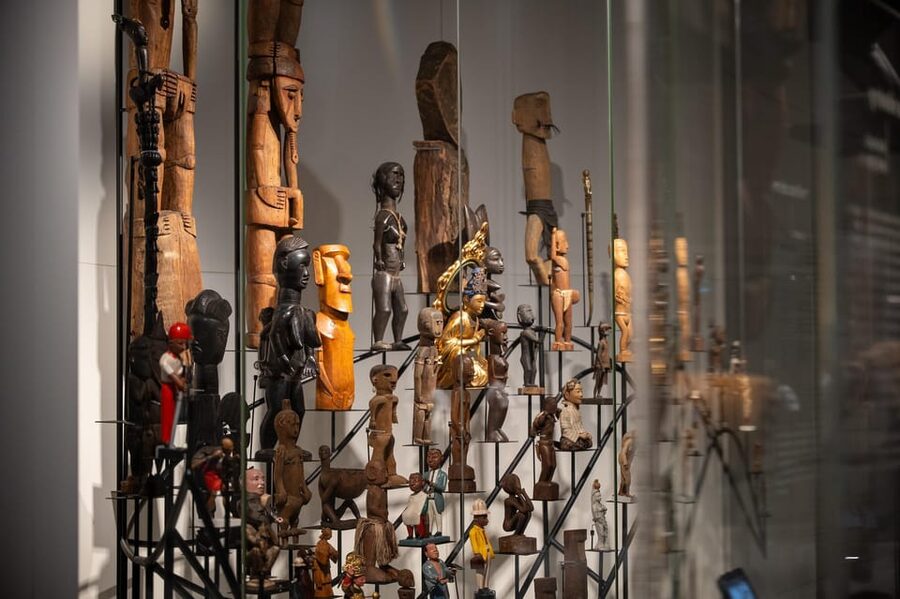 Budapest: Museum of Ethnography Entry Ticket - 7,000 m² of Protected Galleries and Five Continents