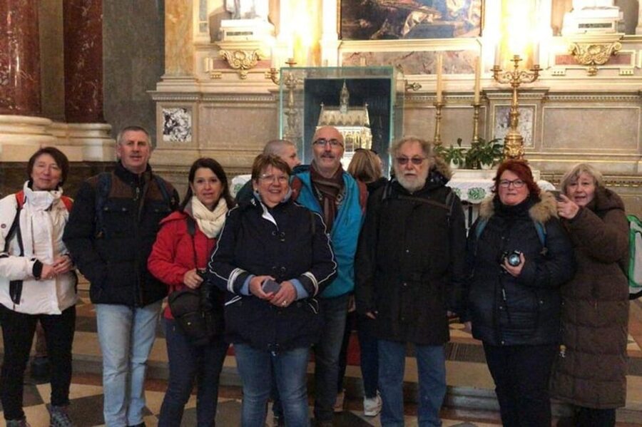 Budapest : Must-see attractions walking tour - Vigadó Square, Franz Joseph and Sisi, and the ceremonial side of Budapest