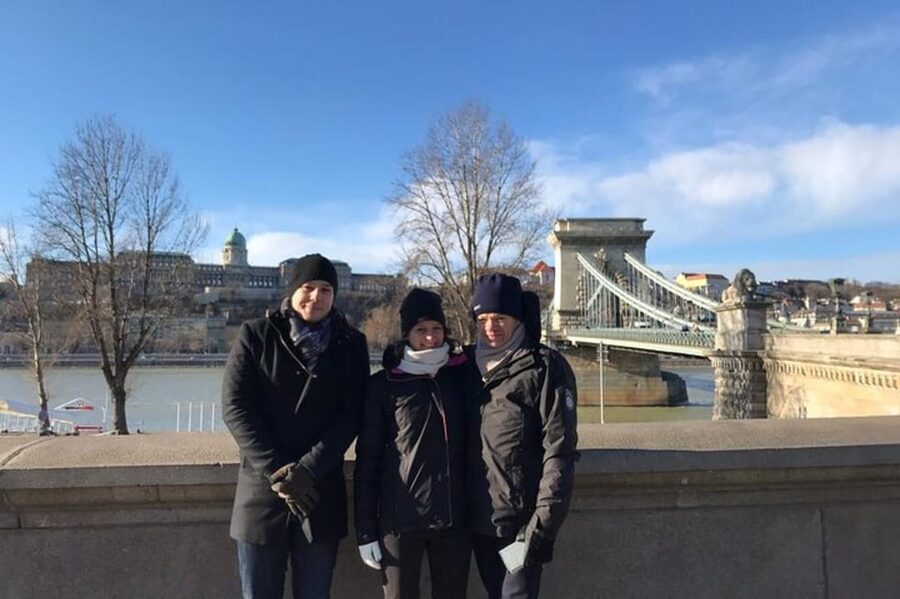 Budapest : Must-see attractions walking tour - St. Stephen’s Basilica and the square details you can spot fast