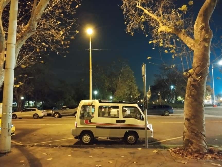 Budapest: Night Lights Tour & Moon Gazing in a Retro Minibus - Gellért Hill photo time: best views, minimal stress