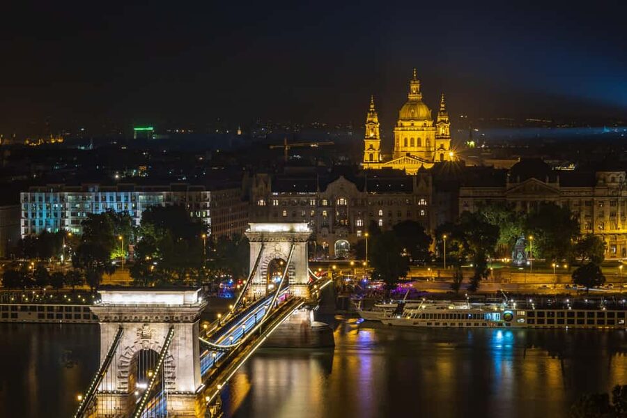 Budapest Night Tour in Spanish and Danube Boat Ride (optional) - What About the Review Snag on the Cruise?