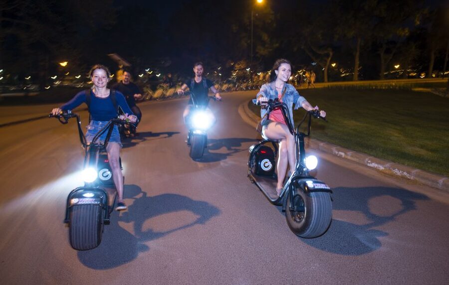 Budapest: Night Tour on MonsteRoller e-Scooter - District I and the short night drive: tying the views back to the city