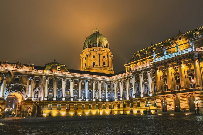 Budapest Night Tour with Drinks, Ruin Bars and Club - Szechenyi Chain Bridge to Buda: Views That Move With You