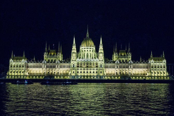 Budapest: Night Walking Tour with Danube River Cruise - Meeting at the Hungarian State Opera, then getting your bearings fast