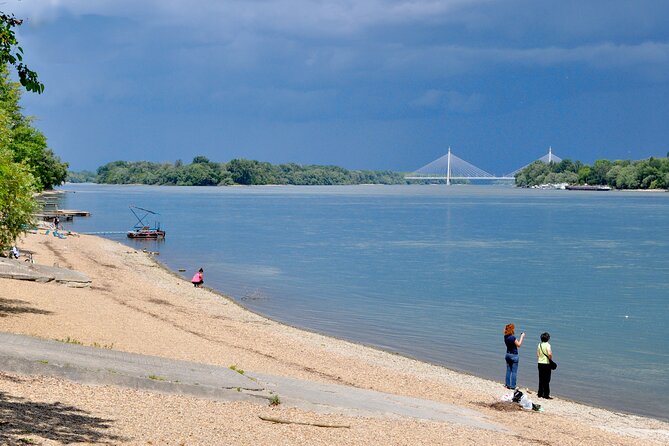 Budapest North Canoe Trip - Entering The Water: Safety And Canoe Basics That Actually Matter
