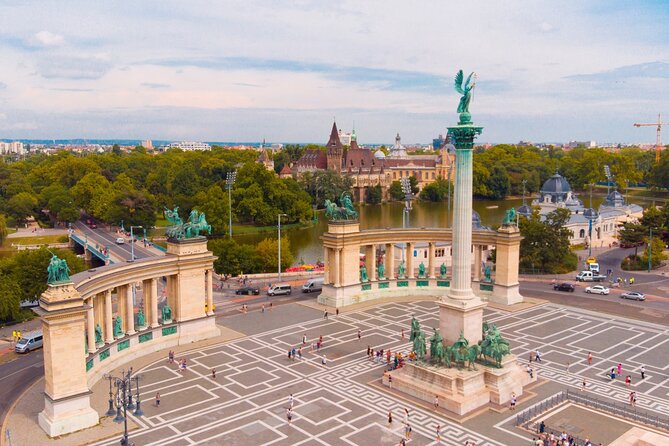 Budapest Old Town and Top Attractions Private Walking Tour - Price and logistics, the stuff that affects your day