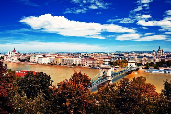 Budapest Overview Private tour - Heroes Square: Hungarian History in One Big Stop