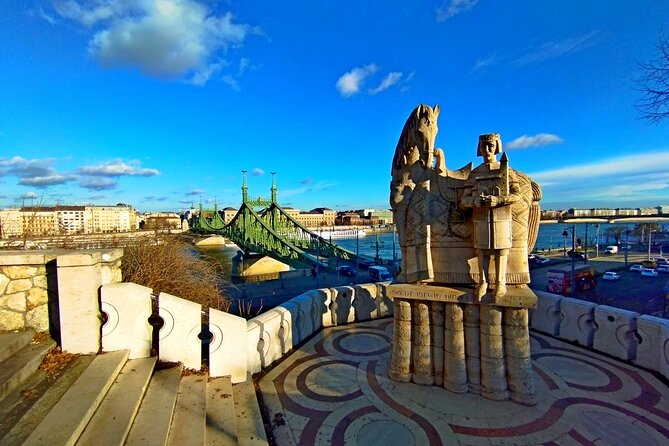 Budapest Panorama Walk - Garden of Philosophers: statues, prince Buda and princess Pest