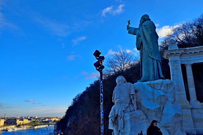 Budapest Panorama Walk - Szent Gellért Monument and the Gellért-waterfall finish