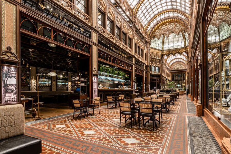 Budapest: Párisi Passage Restaurant 3-Course Menu - The champagne tasting start sets the tone