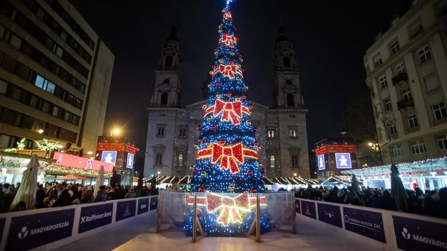 Budapest: Parliament, Christmas Market and Ferris Wheel - Danube Sight Lines: Gellért Hill, Lánchíd, and the Shoes Moment