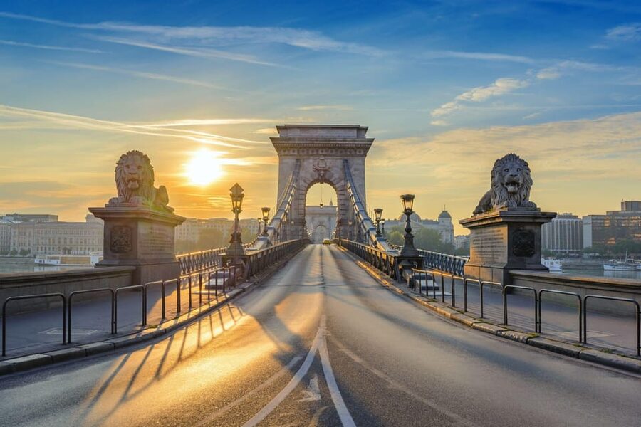 Budapest: Parliament, Christmas Market and Ferris Wheel - Who This Tour Suits Best