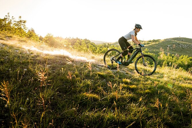 Budapest Peaks Off-Road eBike Tour - Getting Started at Várkert rkp. 16 and What the Morning Feels Like