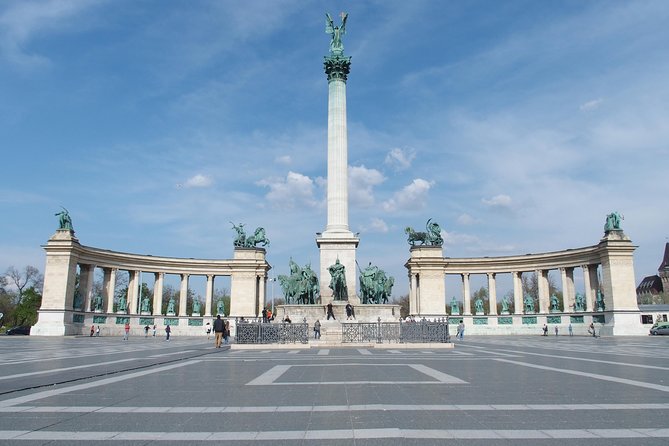 Budapest Pest side tour: Days of Glory - Key highlights you will feel fast