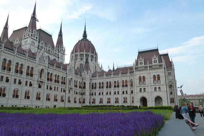 Budapest Pest side tour: Days of Glory - Andrássy Avenue UNESCO start: getting bearings without boredom