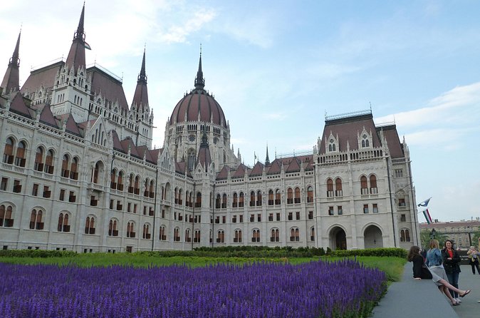 Budapest Pest side tour: Days of Glory - Price and logistics: private tour value, pickup, and what to plan