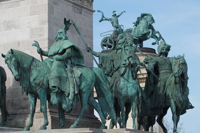 Budapest Pest side tour: Days of Glory - Heroes Square and City Park: grand monuments, fairytale shapes