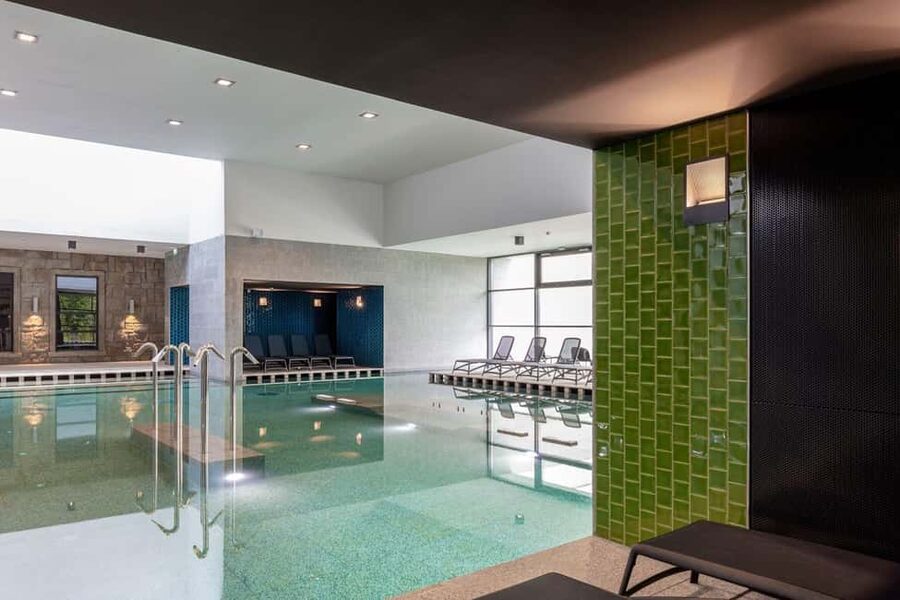 Budapest: Pesterzsébet Salt-Iodine Spa & Sauna World Ticket - Your day plan, from QR entry to a full circuit