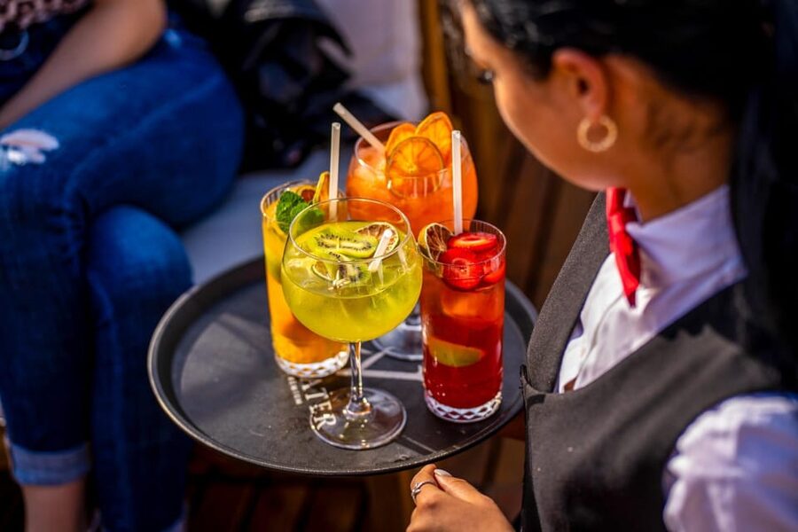 Budapest: Premium Sightseeing Cruise with Tokaj Frizzante - From Liberty Statue to Modern Danube Venues: What You See in the First Half